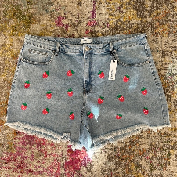 NWT [rue21+] strawberry boyfriend denim shorts - Picture 2 of 7